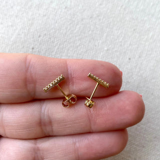 Dainty Bar Stud